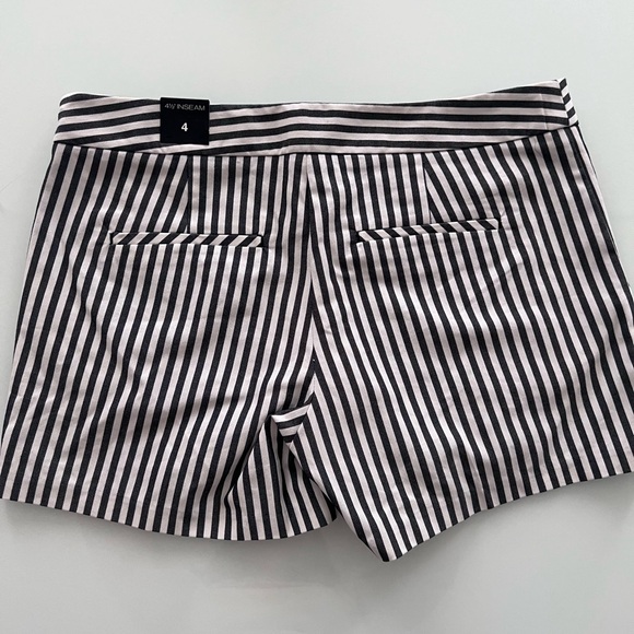 NWT Express black and white stripes short size 4 - Picture 2 of 8